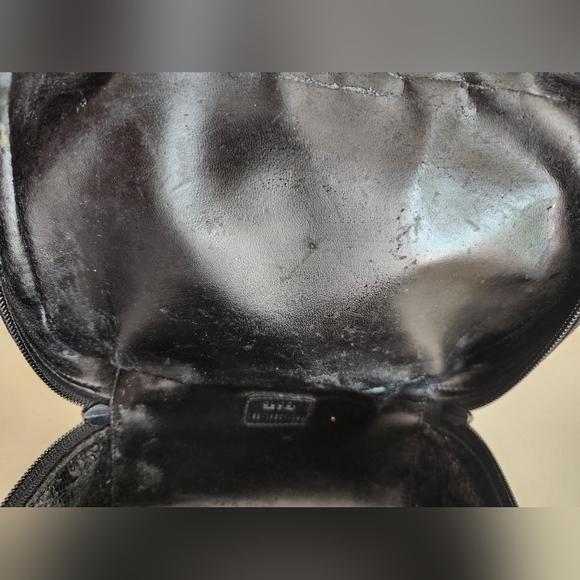 Gucci Suede Bag! Cosmetics Bag Train Case. Could Make Into A Crossbody Too! - Picture 14 of 15